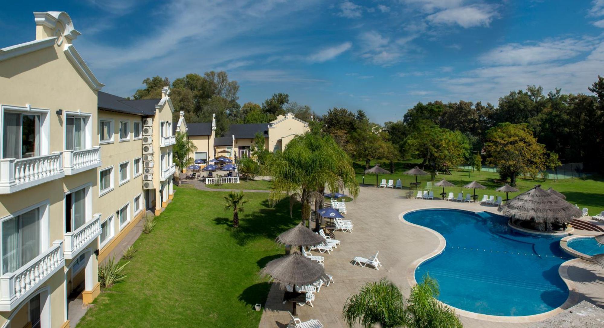 Howard Johnson Pilar Resort Spa & Convention Center Eksteriør bilde